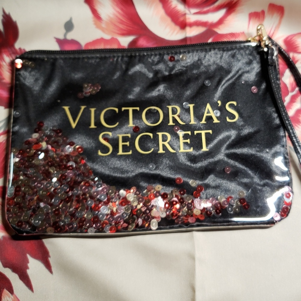 VS Wristlet